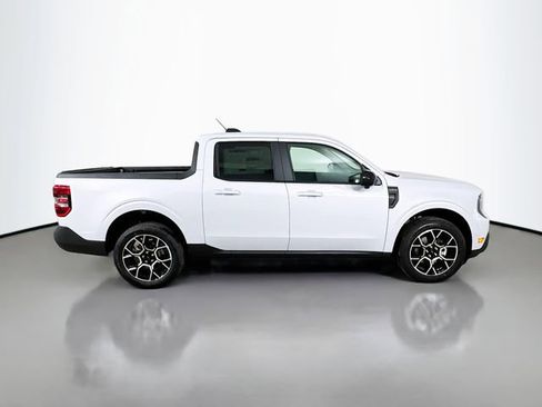 New 2026 Ford Maverick Lariat image 8