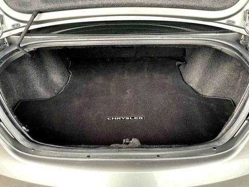 Used 2011 Chrysler 200 Limited FWD image 6