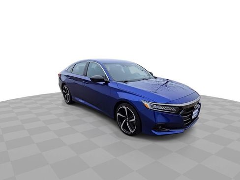 Used 2022 Honda Accord Sport image 2