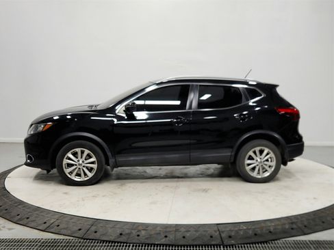 Used 2017 Nissan Rogue Sport SV w/ SV Premium Package image 4