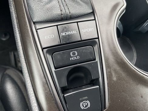 Used 2023 Toyota Camry XSE image 29