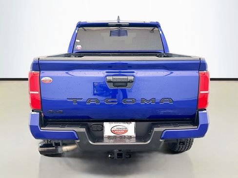 Used 2025 Toyota Tacoma TRD Off-Road AWD/4WD image 5