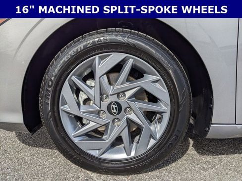 Used 2024 Hyundai Elantra SEL image 6