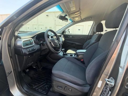 Used 2019 Kia Sorento AWD V6 image 11