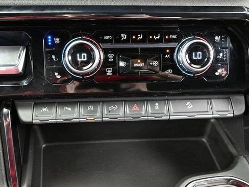 Used 2023 GMC Sierra 1500 AT4 w/ AT4 Premium Package AWD/4WD image 48