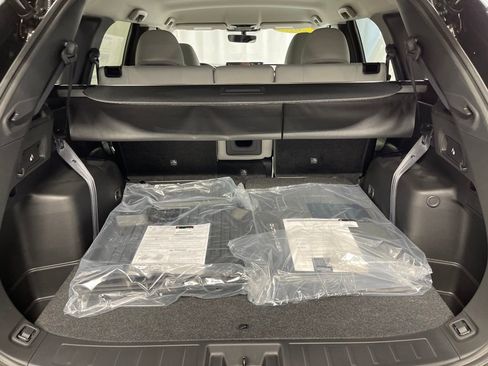 New 2025 Mitsubishi Outlander SE image 33