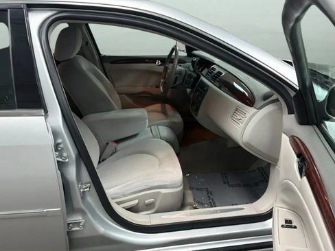 Used 2011 Buick Lucerne CX FWD image 20
