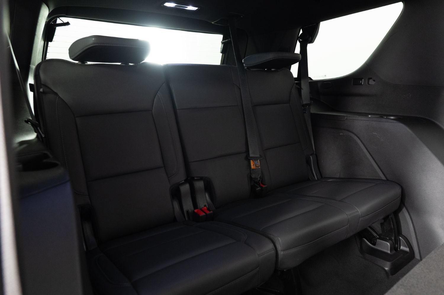 Used 2023 Chevrolet Tahoe Z71 w/ Luxury Package AWD/4WD image 25