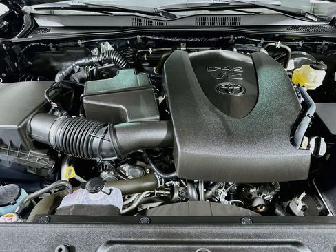 Used 2023 Toyota Tacoma TRD Sport AWD/4WD image 19