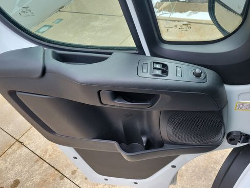 Used 2025 RAM ProMaster 2500 w/ Premium Convenience Group FWD image 7