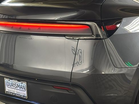 Used 2026 Tesla Model Y 2WD image 6
