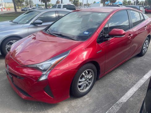 Used 2017 Toyota Prius Four FWD image 1