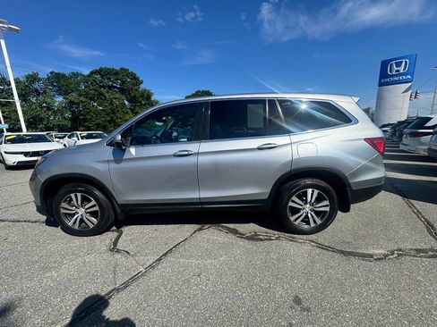 Used 2017 Honda Pilot EX image 3