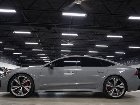 Used 2021 Audi RS 7 Sportback w/ Black Optic Package AWD/4WD image 2