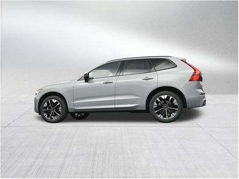 New 2026 Volvo XC60 B5 Plus AWD/4WD image 22