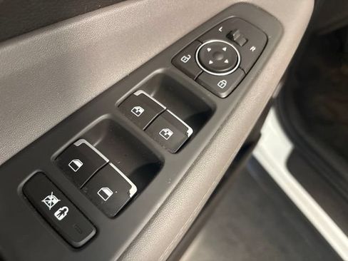 Used 2020 Hyundai Santa Fe SEL FWD image 11