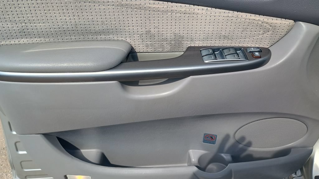 Used 2009 Toyota Sienna CE FWD image 5