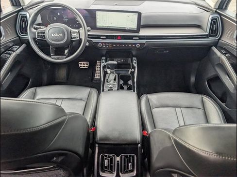 Used 2025 Kia Sorento SX image 18