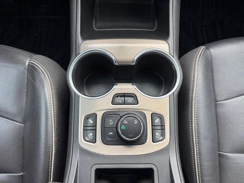 Used 2019 GMC Terrain Denali w/ Advanced Safety Package image 19