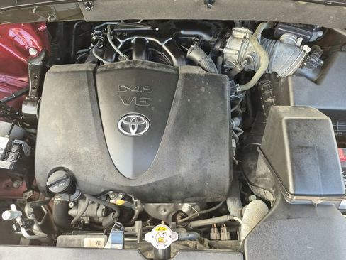 Used 2018 Toyota Highlander XLE image 19