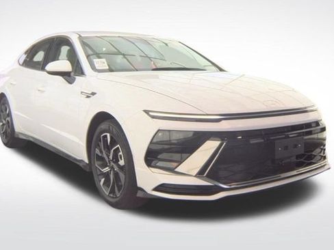 Used 2025 Hyundai Sonata SEL FWD image 9