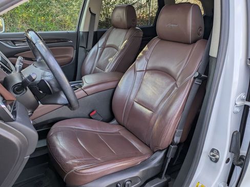 Used 2018 Buick Enclave Avenir w/ Avenir Technology Package image 12