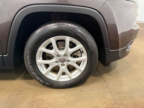 Used 2014 Jeep Cherokee Latitude FWD image 84