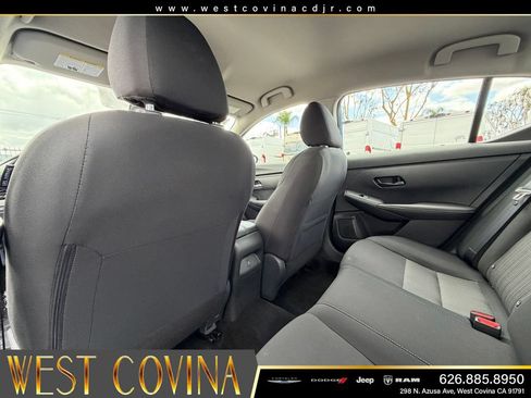 Used 2025 Nissan Sentra SV FWD image 27