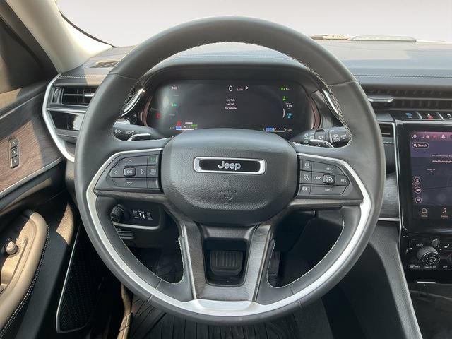 Used 2022 Jeep Grand Cherokee Limited 4xe w/ Luxury Tech Group II AWD/4WD image 13