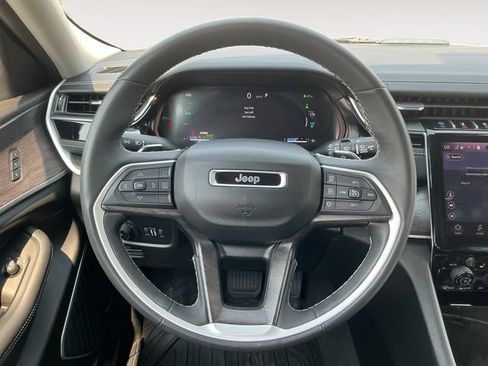Used 2022 Jeep Grand Cherokee Limited 4xe w/ Luxury Tech Group II AWD/4WD image 13
