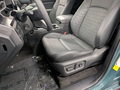 Used 2025 Toyota 4Runner TRD Off-Road Premium image 10