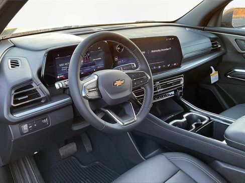 New 2026 Chevrolet Traverse LT w/ Driver Confidence Package image 8