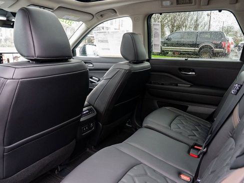 New 2026 Nissan Pathfinder Platinum AWD/4WD image 27