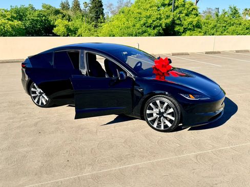 Used 2024 Tesla Model 3 Standard Range RWD image 68