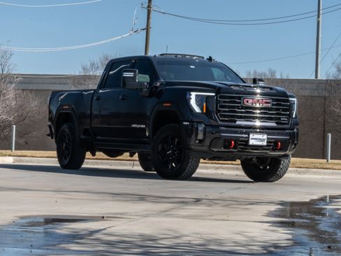 Used 2024 GMC Sierra 2500 AT4 w/ AT4 Premium Plus Package image 2