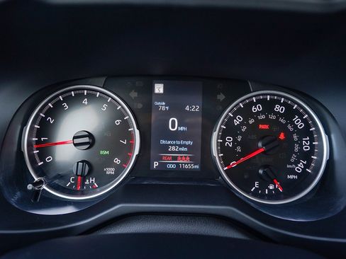 Used 2022 Toyota RAV4 XLE Premium image 27