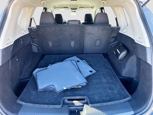 Used 2021 Nissan Rogue SV image 24