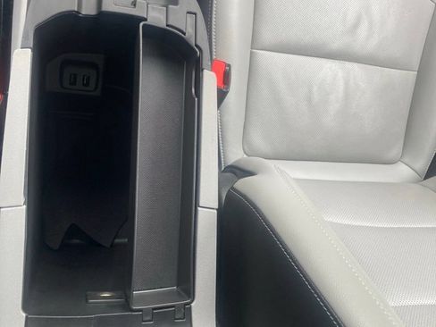 Certified 2023 GMC Terrain SLT w/ Infotainment Package II FWD image 44