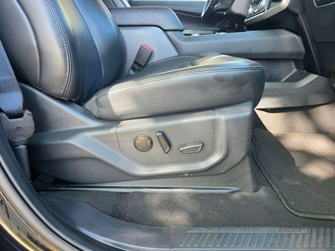 Used 2024 Ford Expedition Max XLT image 15