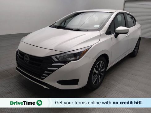 Used 2025 Nissan Versa SV FWD image 1
