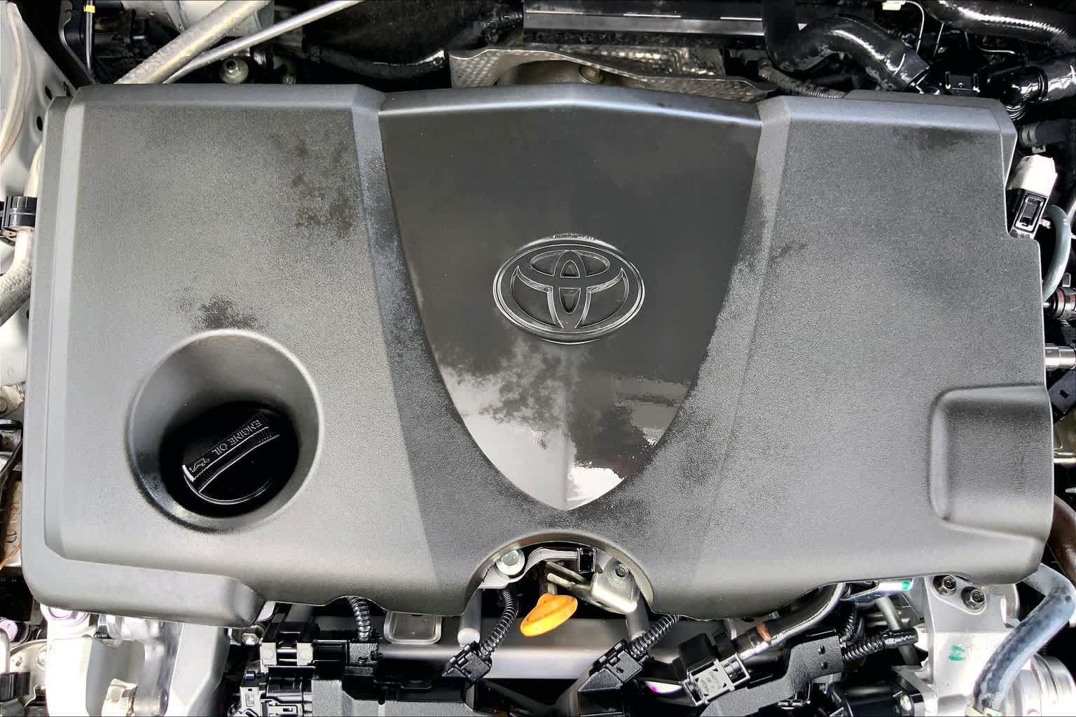 Used 2024 Toyota Camry XSE FWD image 32