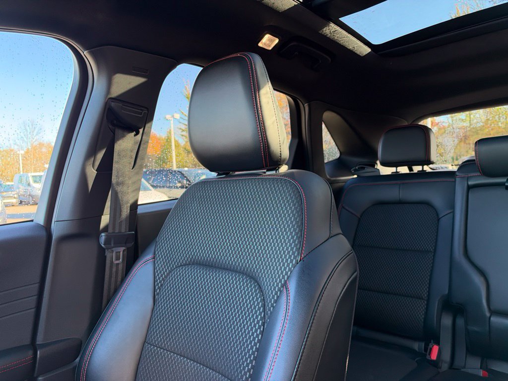 Used 2023 Ford Escape ST-Line w/ Tech Pack #1 AWD/4WD image 10