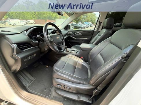 Used 2019 Chevrolet Traverse Premier w/ Redline Edition FWD image 11