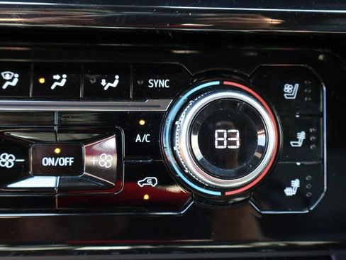 Used 2022 GMC Sierra 1500 AT4 w/ AT4 Premium Package AWD/4WD image 37
