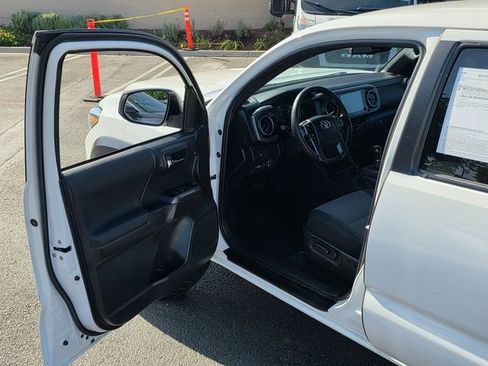 Used 2023 Toyota Tacoma TRD Off-Road w/ Black Out Package (TMS) image 39