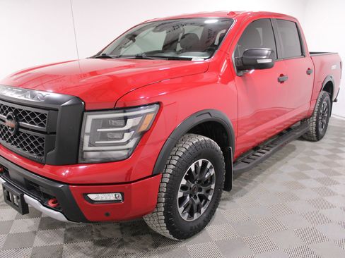 Used 2020 Nissan Titan PRO-4X w/ Pro-4x Convenience Package image 27