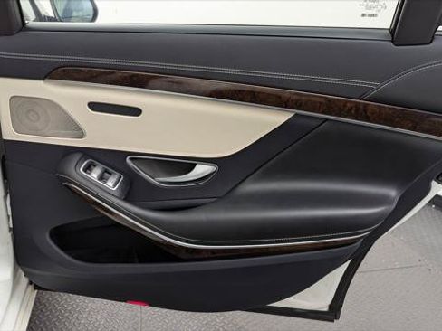 Used 2018 Mercedes-Benz S 560 4MATIC Sedan image 19