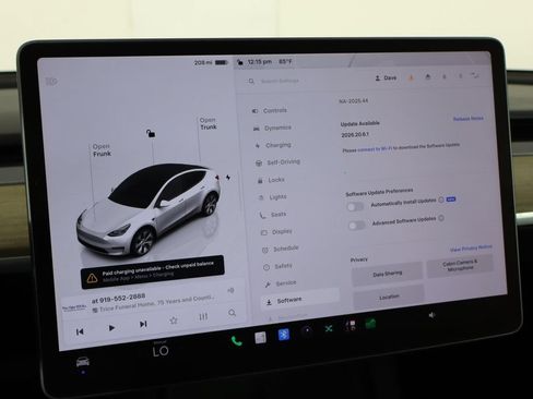 Used 2023 Tesla Model Y 2WD image 40