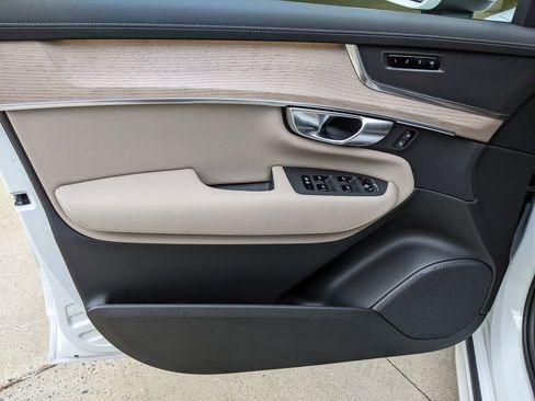 New 2026 Volvo XC90 B5 Core image 9