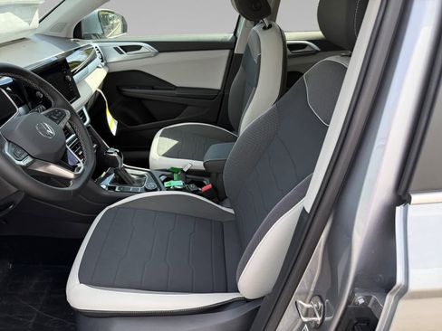 New 2025 Volkswagen Taos SE image 15
